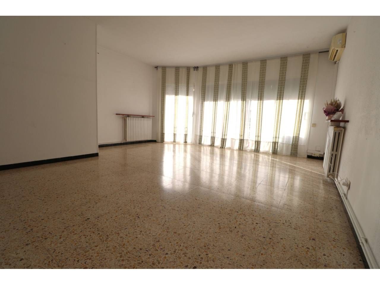 Living room of House or chalet for sale in Terrassa  with Air Conditioner, Heating and Private garden