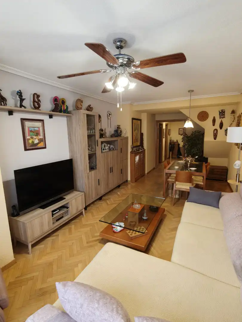 Sala de estar de Ático en venta en Madrid con Calefacción, Terraza y Trastero