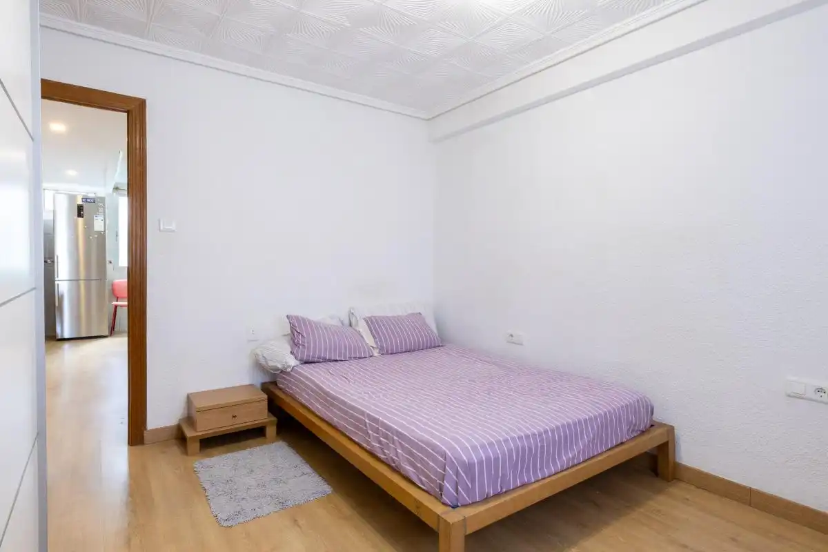 Bedroom of Flat for sale in Valencia  with Air Conditioner, Heating and Terrace