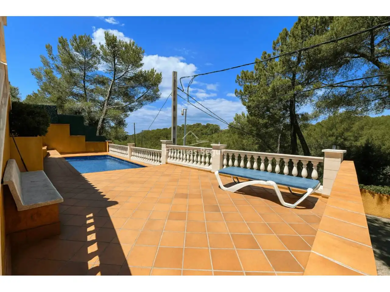 Detached house with pool for sale in Calle Miquel de Palol