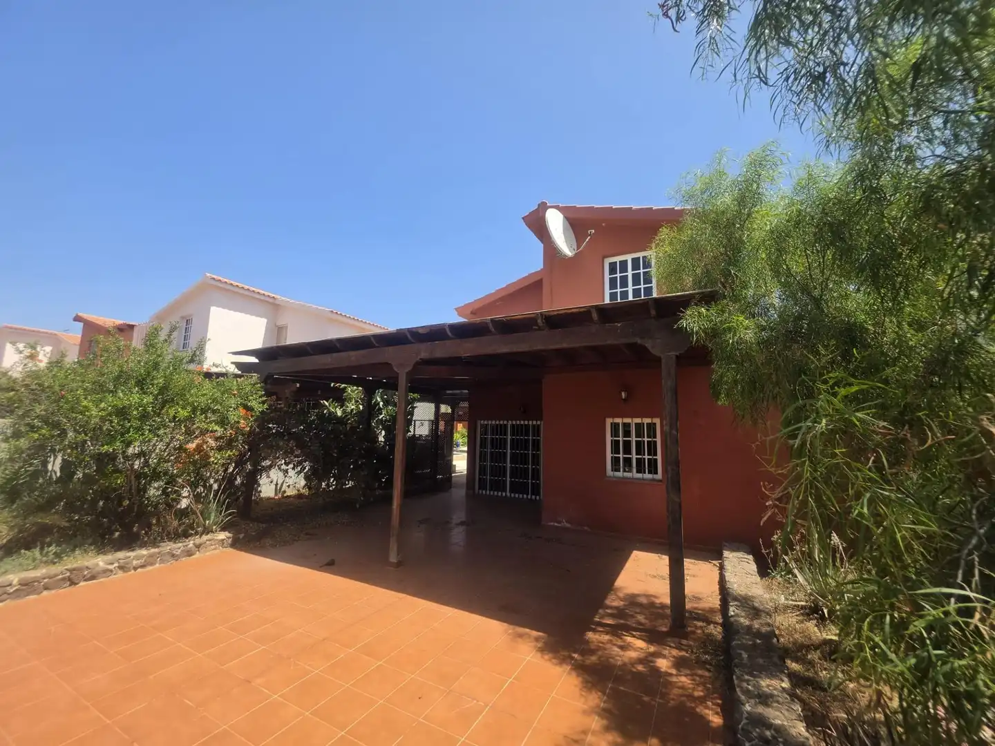 Vista exterior de Casa o xalet en venda en La Oliva amb Jardí privat