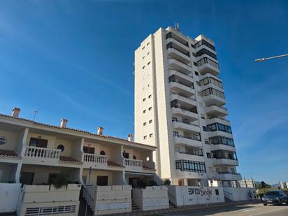 Exterior view of Single-family semi-detached for sale in Tavernes de la Valldigna  with Terrace and Swimming Pool