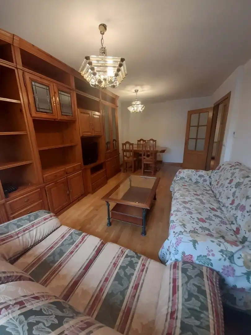 Piso de alquiler en Villa de Prado