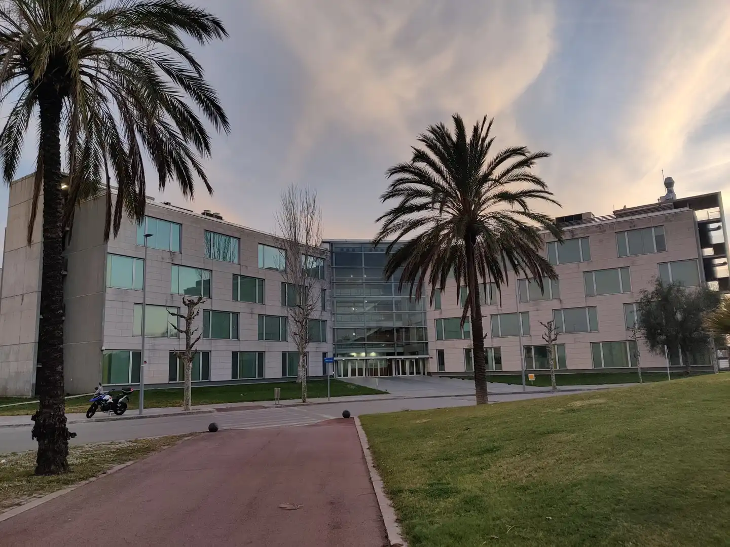 Außenansicht von Gebäude zur Miete in El Prat de Llobregat