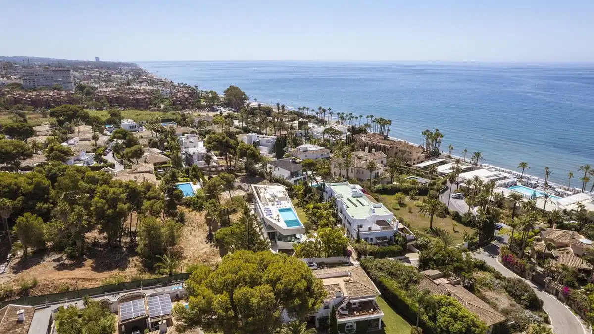 Vista exterior de Casa o xalet en venda en Mijas amb Terrassa i Piscina comunitària