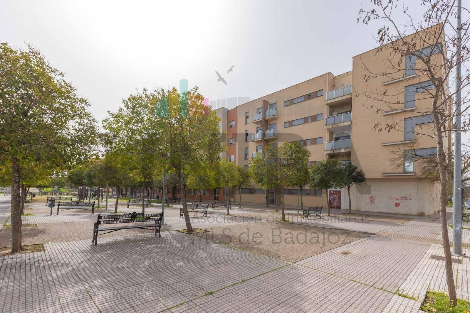 Vista exterior de Apartament en venda en Badajoz Capital amb Aire condicionat i Balcó