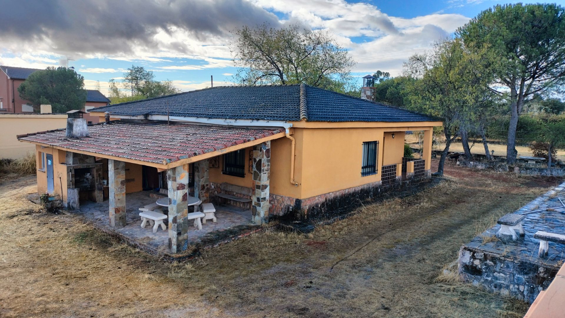 Exterior view of House or chalet for sale in El Vellón  with Heating, Private garden and Terrace