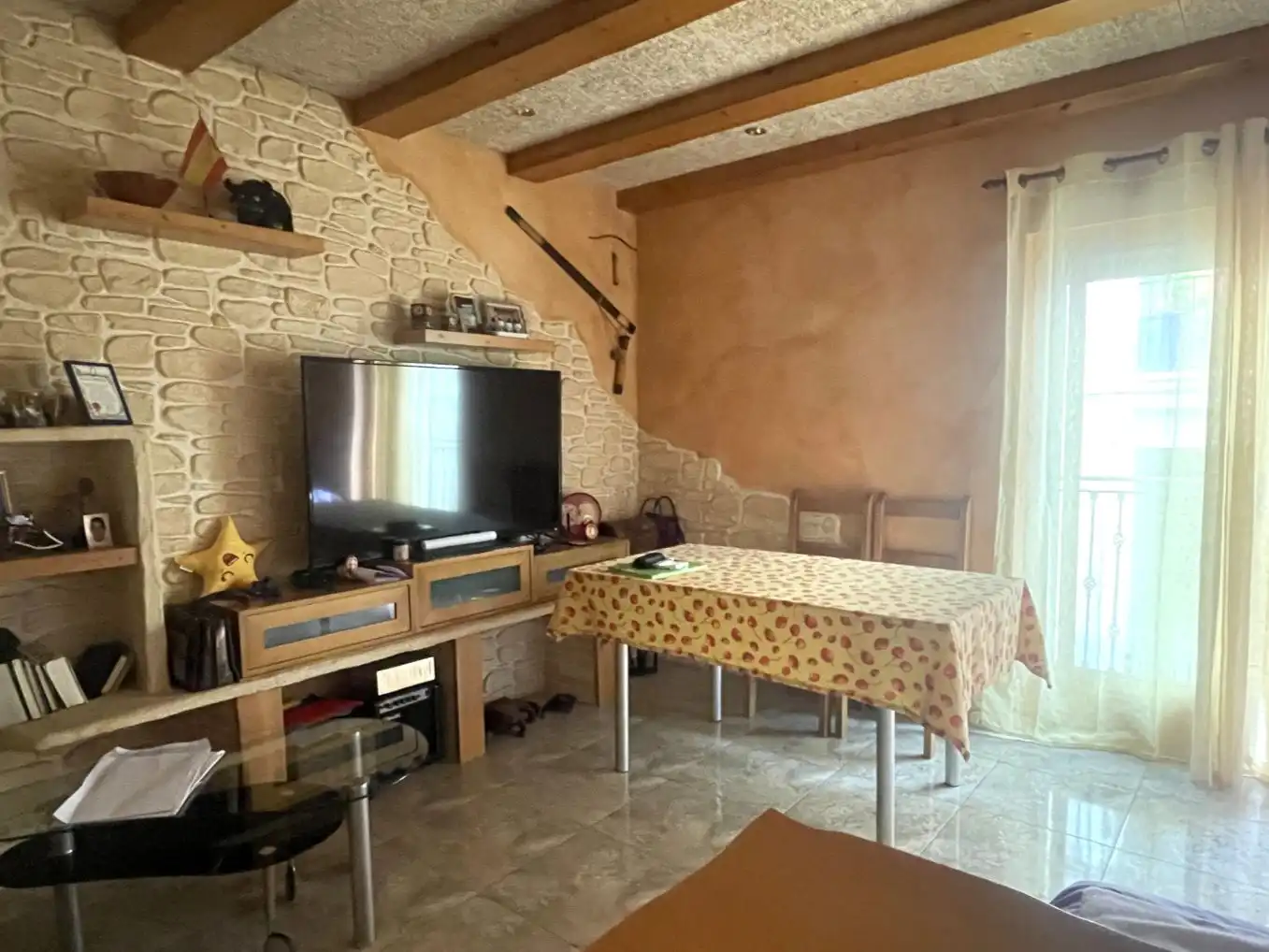 Sala d'estar de Casa adosada en venda en Muro de Alcoy amb Aire condicionat, Terrassa i Balcó