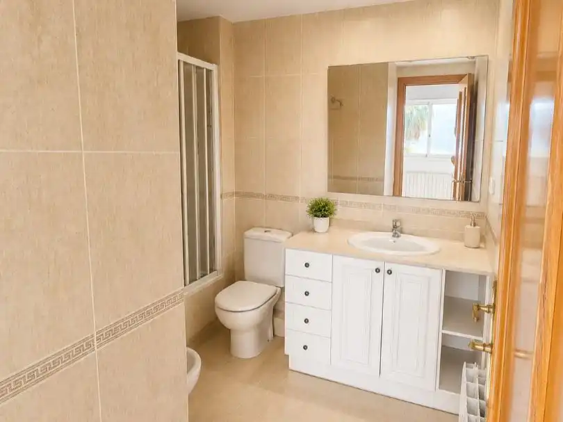 Baño de Casa o chalet en venta en Sant Pere de Ribes con Calefacción, Jardín privado y Terraza