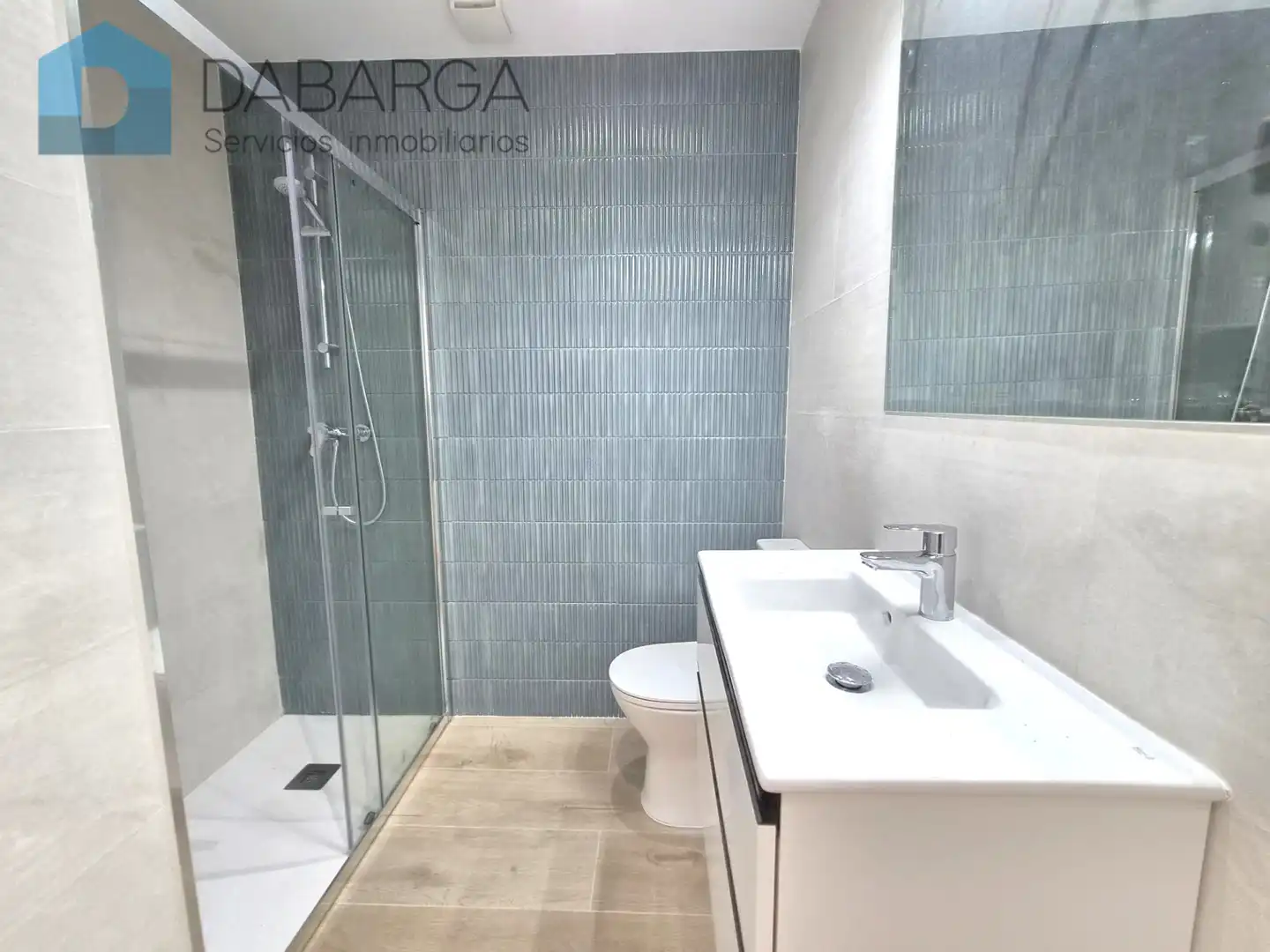 Badezimmer von Wohnung zum Verkauf in Ripollet mit Klimaanlage, Parkett und Terrasse