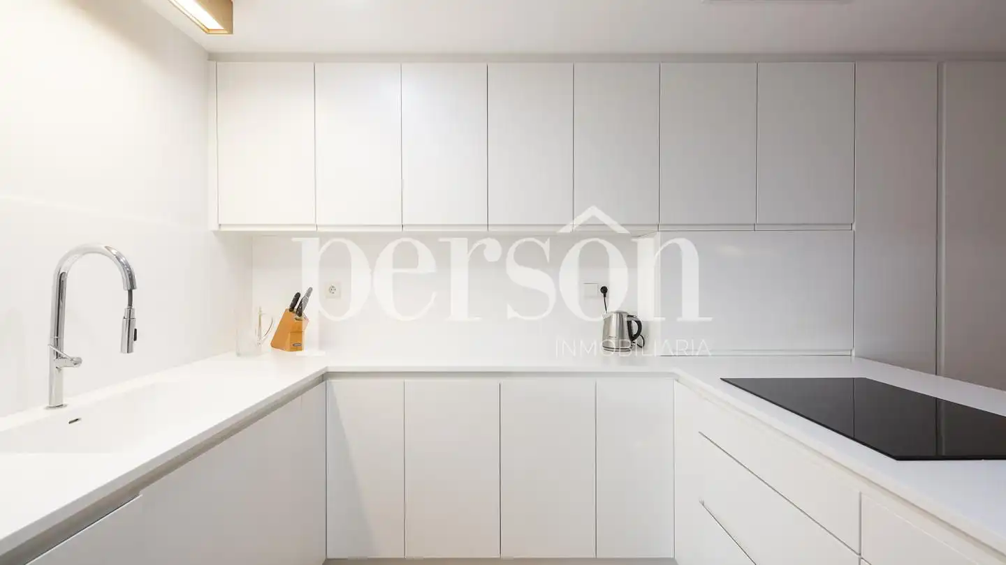Cocina de Piso de alquiler en Valencia con Aire acondicionado, Terraza y Amueblado