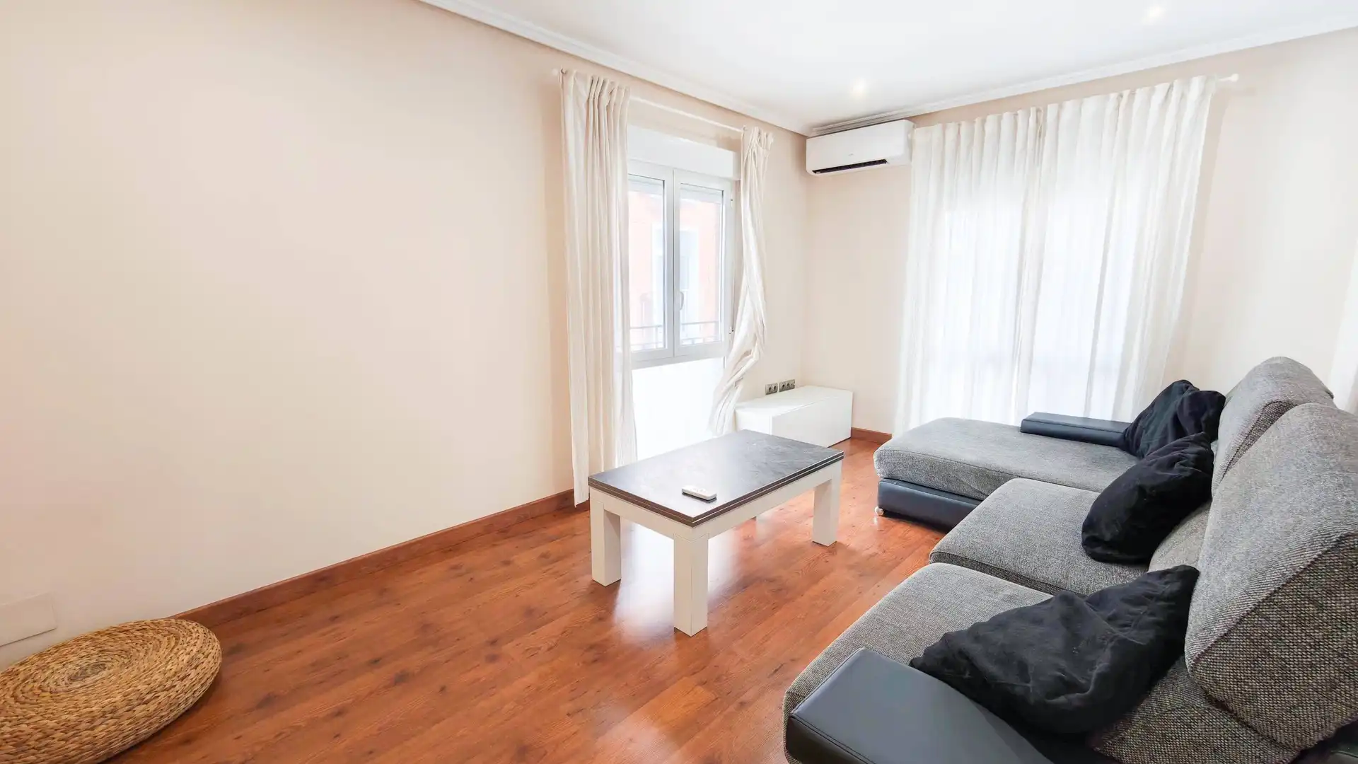 Sala de estar de Piso de alquiler en Elche / Elx con Aire acondicionado, Trastero y Amueblado