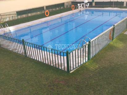 Swimming pool of Flat for sale in Torrejón de Ardoz  with Air Conditioner