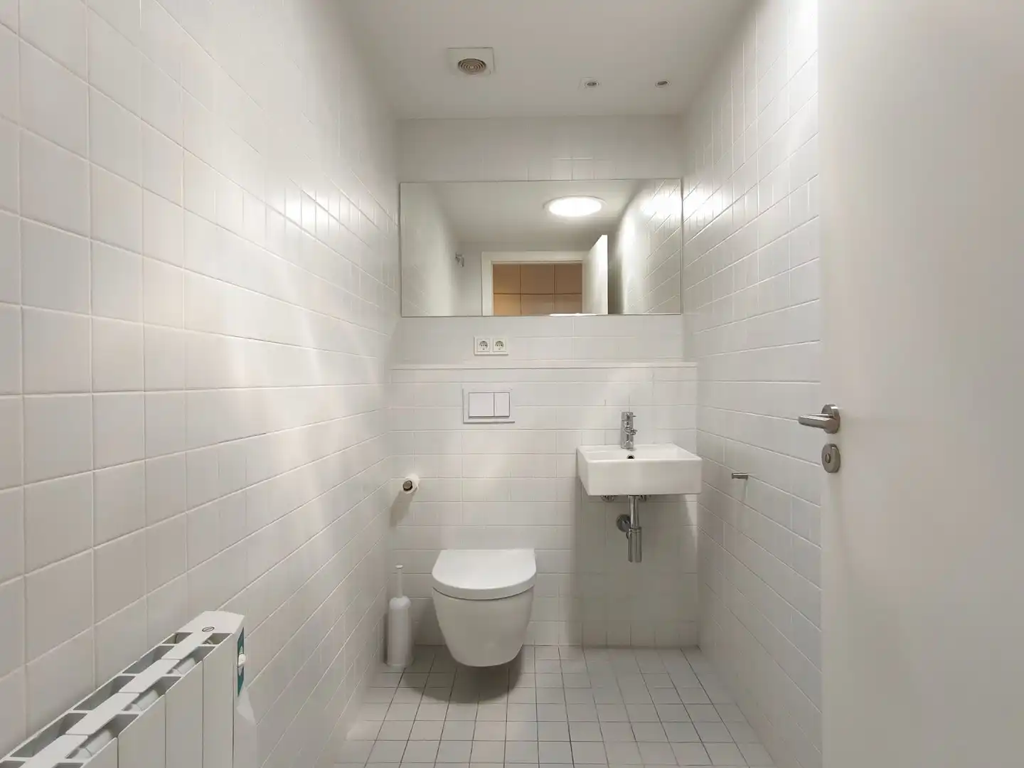 Bathroom of Attic for rent in Girona  with Air Conditioner, Heating and Terrace