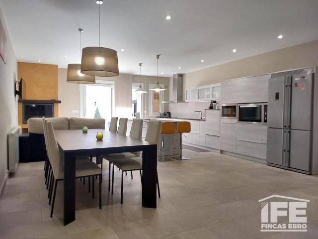 Casa-chalet en Venta en Alagón