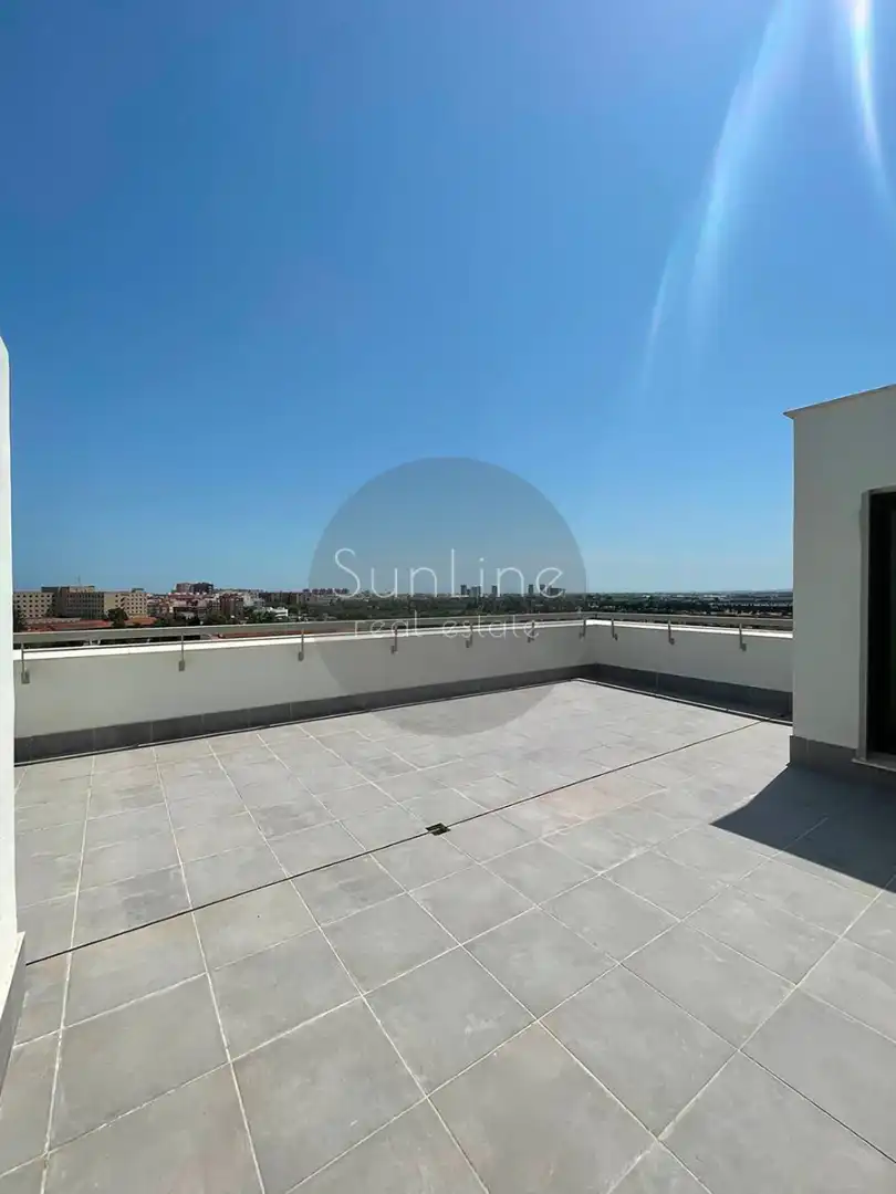 Attic for rent in Carrer de Campos Crespo, Safranar