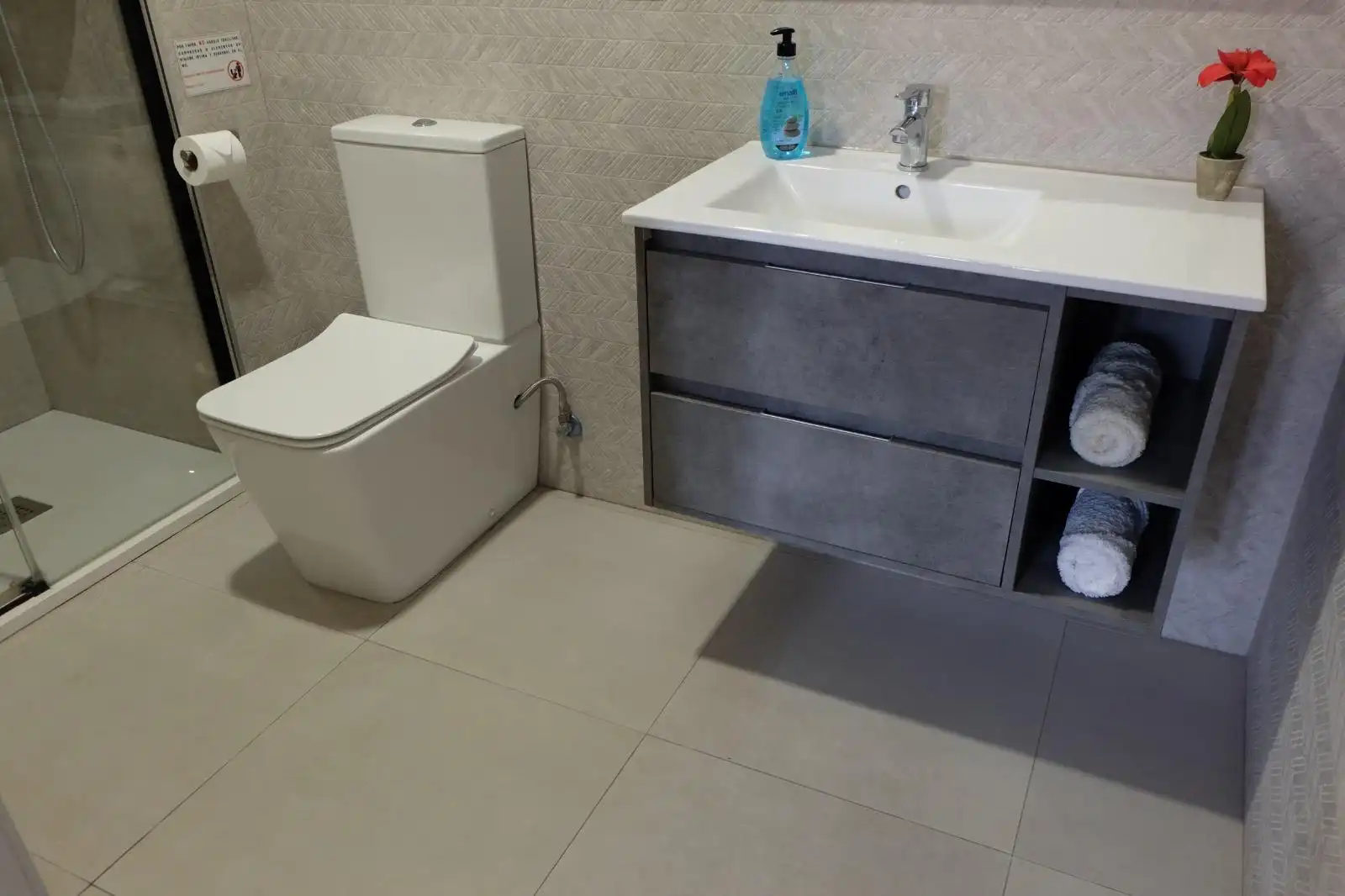 Bathroom of Houses for sale in Chiclana de la Frontera  with Private garden, Terrace and Storage room