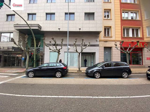 Local comercial en Alquiler en Calle Alfonso VIII en Polideportivos Asperon - Mariano Vicen