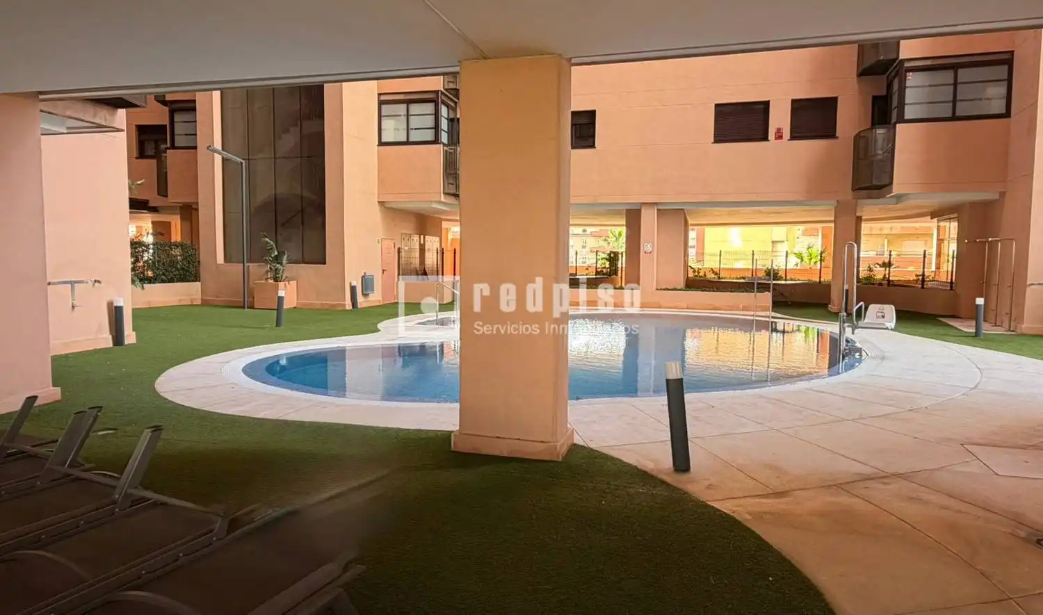 Schwimmbecken von Wohnung zum Verkauf in Málaga mit Klimaanlage, Heizung und Privatgarten
