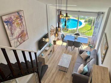 Apartamento con piscina en venta en Calahonda