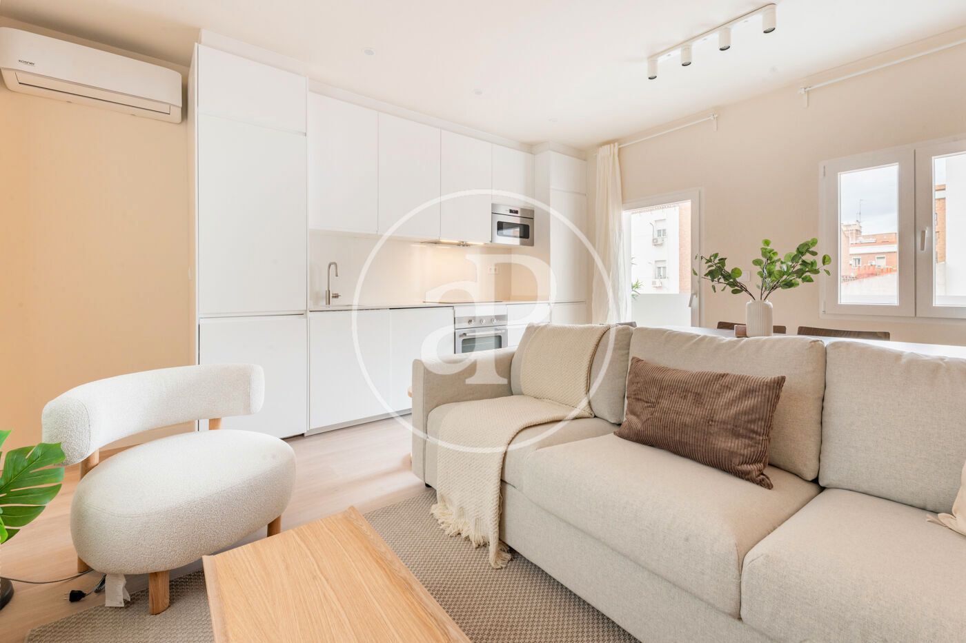 Sala d'estar de Pis de lloguer en  Madrid Capital amb Aire condicionat, Calefacció i Terrassa