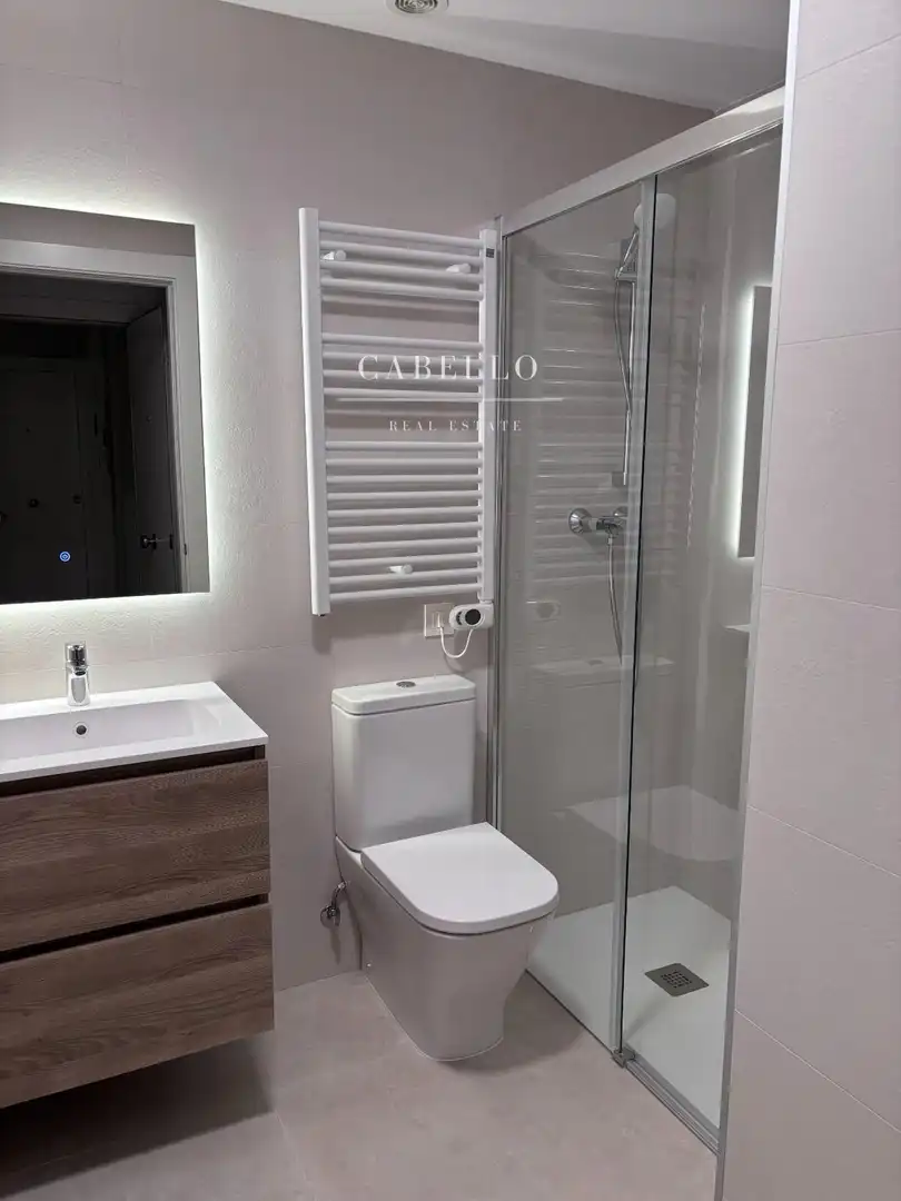 Badezimmer von Maisonette zum Verkauf in Terrassa mit Klimaanlage, Heizung und Parkett