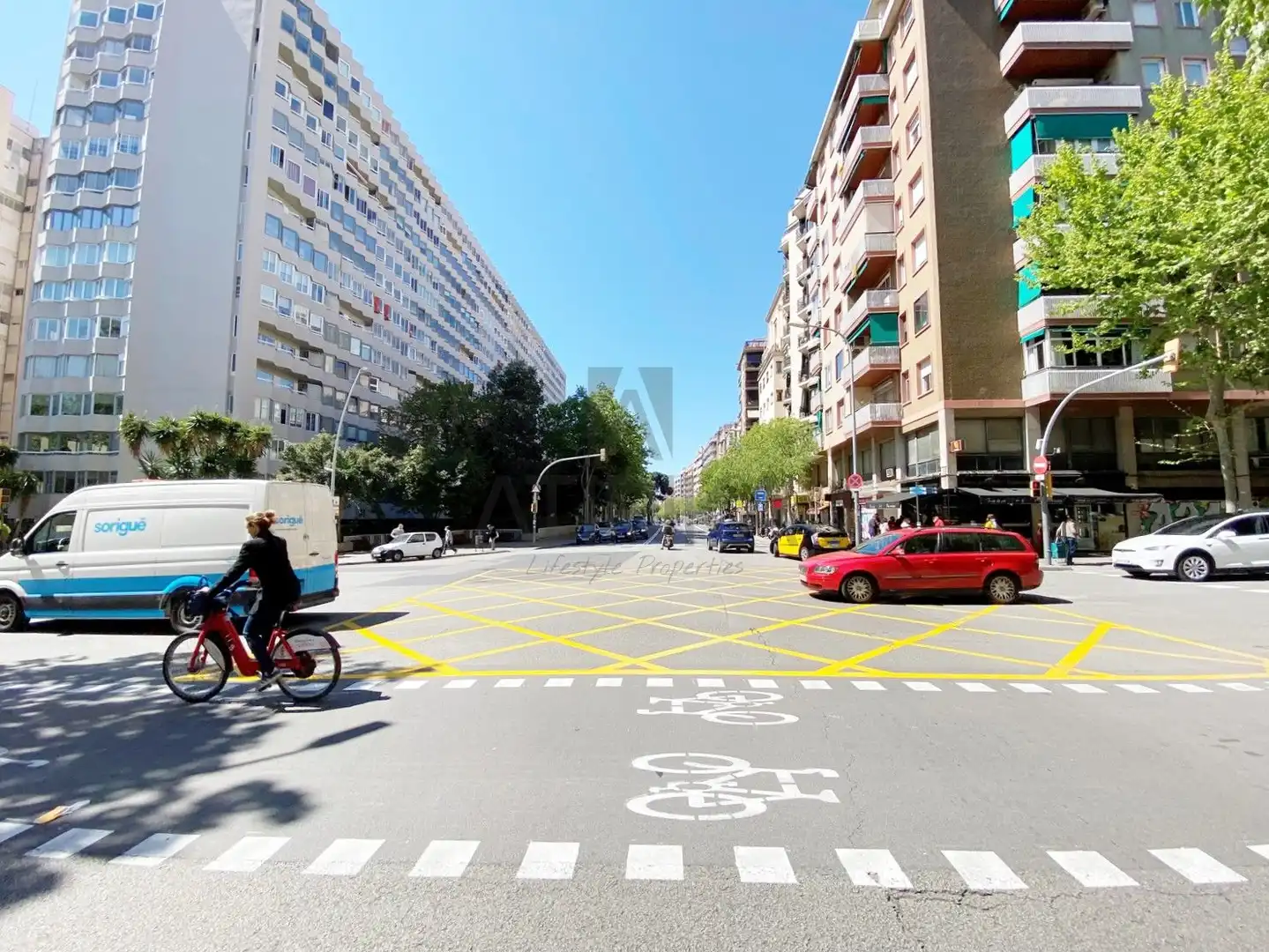 Vista exterior de Oficina de alquiler en Les Corts