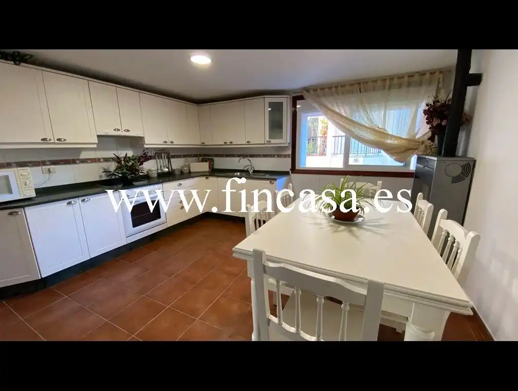 Cocina de Casa o chalet en venta en Nigrán con Jardín privado, Terraza y Trastero