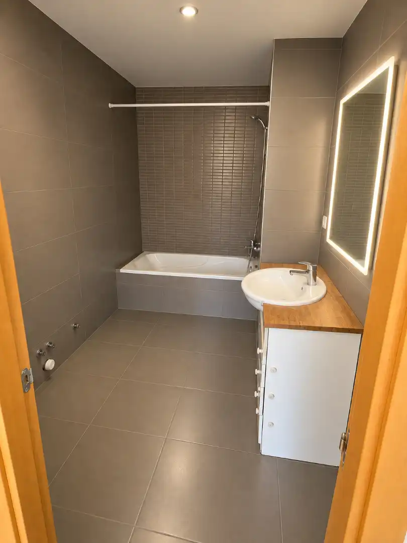 Bathroom of Houses for sale in Vilanova i la Geltrú  with Air Conditioner, Heating and Private garden