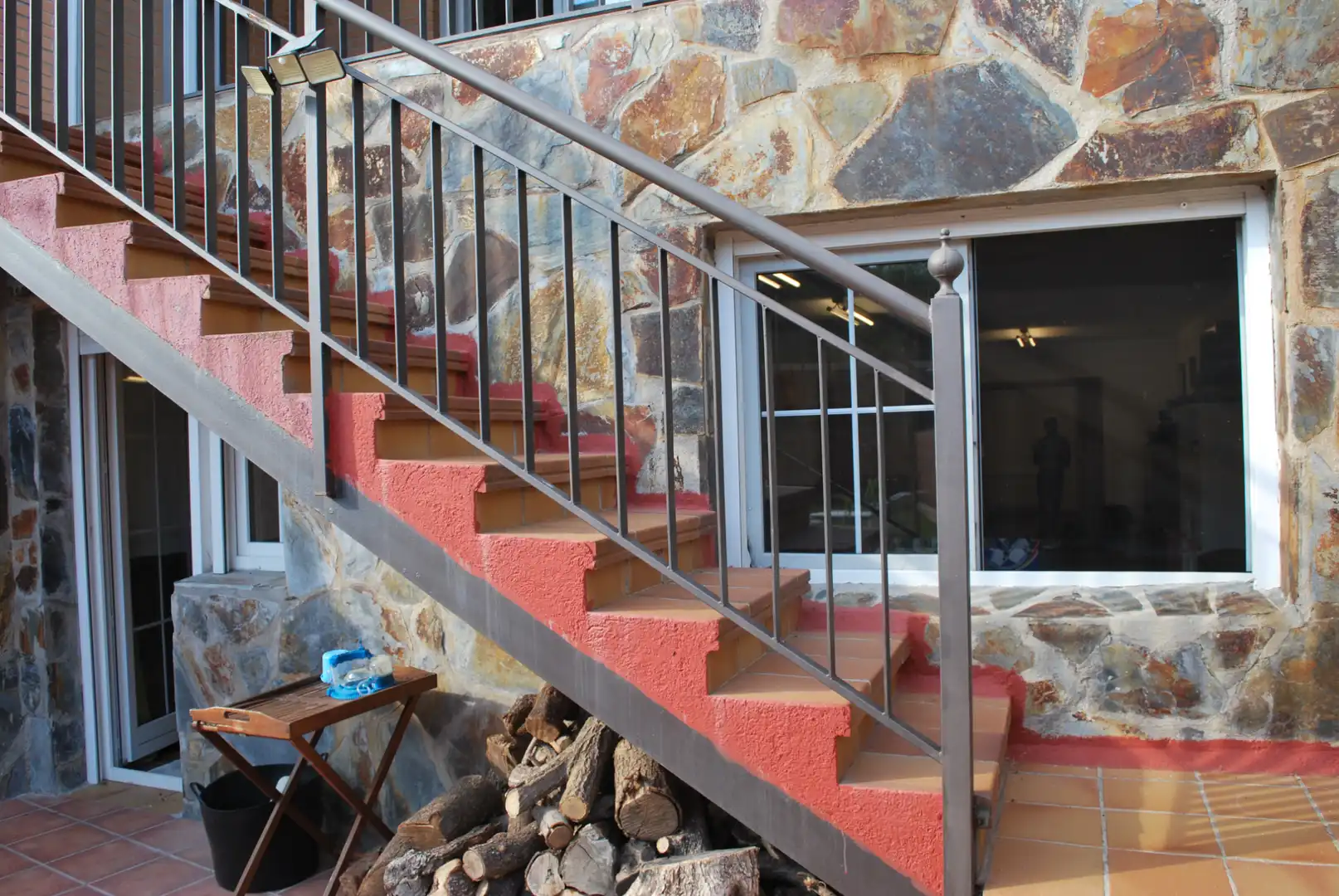 Einfamilien-Reihenhaus zum Verkauf in Valdemorillo mit Privatgarten, Terrasse und Abstellraum