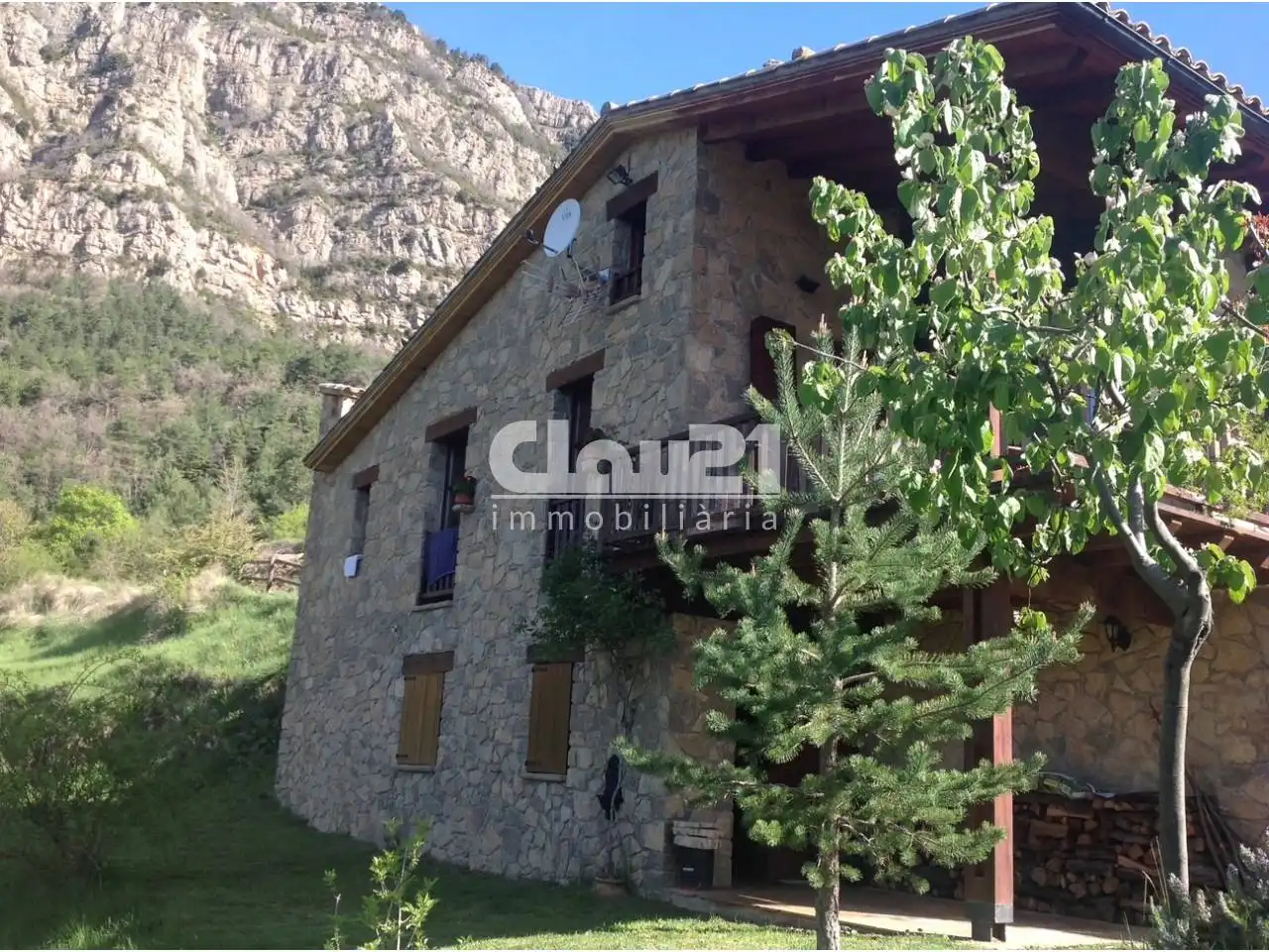 Casa rustica con giardino in vendita a Calle Cami de la Rota  - Cal Truquet-
