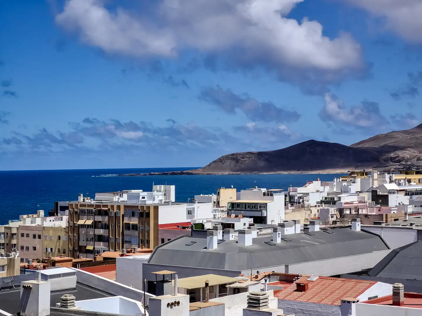 Vista exterior de Pis en venda en Las Palmas de Gran Canaria amb Terrassa, Traster i Moblat
