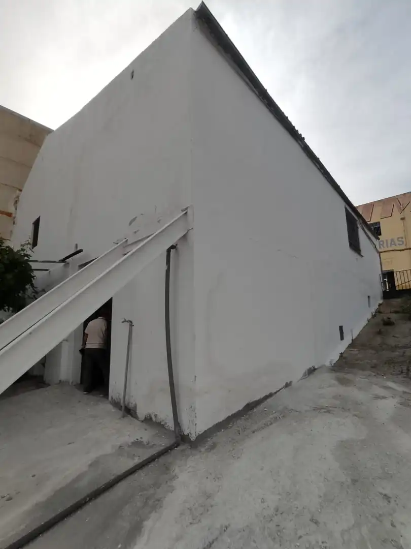 Vista exterior de Nave industrial en venta en Jaén