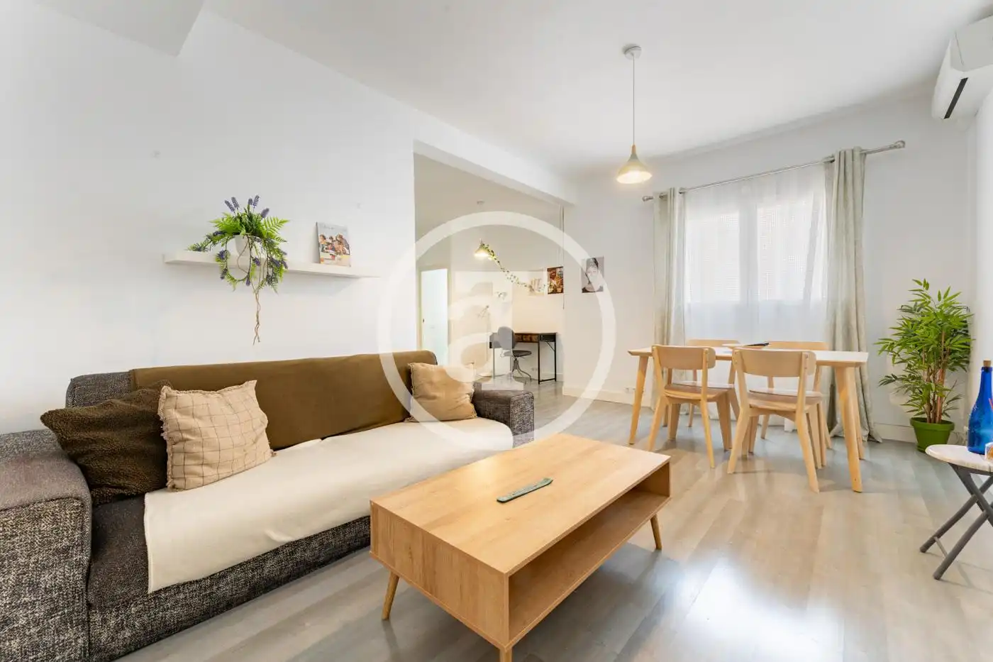 Living room of Flat for rent in Madrid  with Air Conditioner, Heating and Furnished