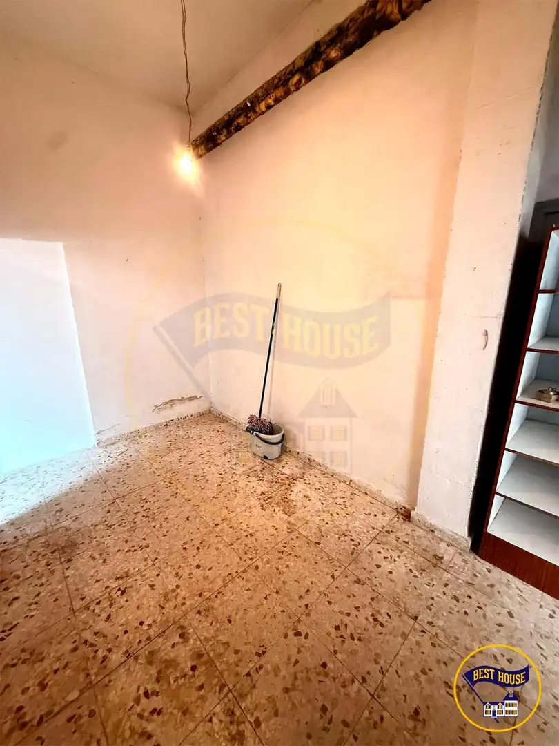Local en venta en Calle de Barcelona, Reyes Católicos - Paseo San Antonio
