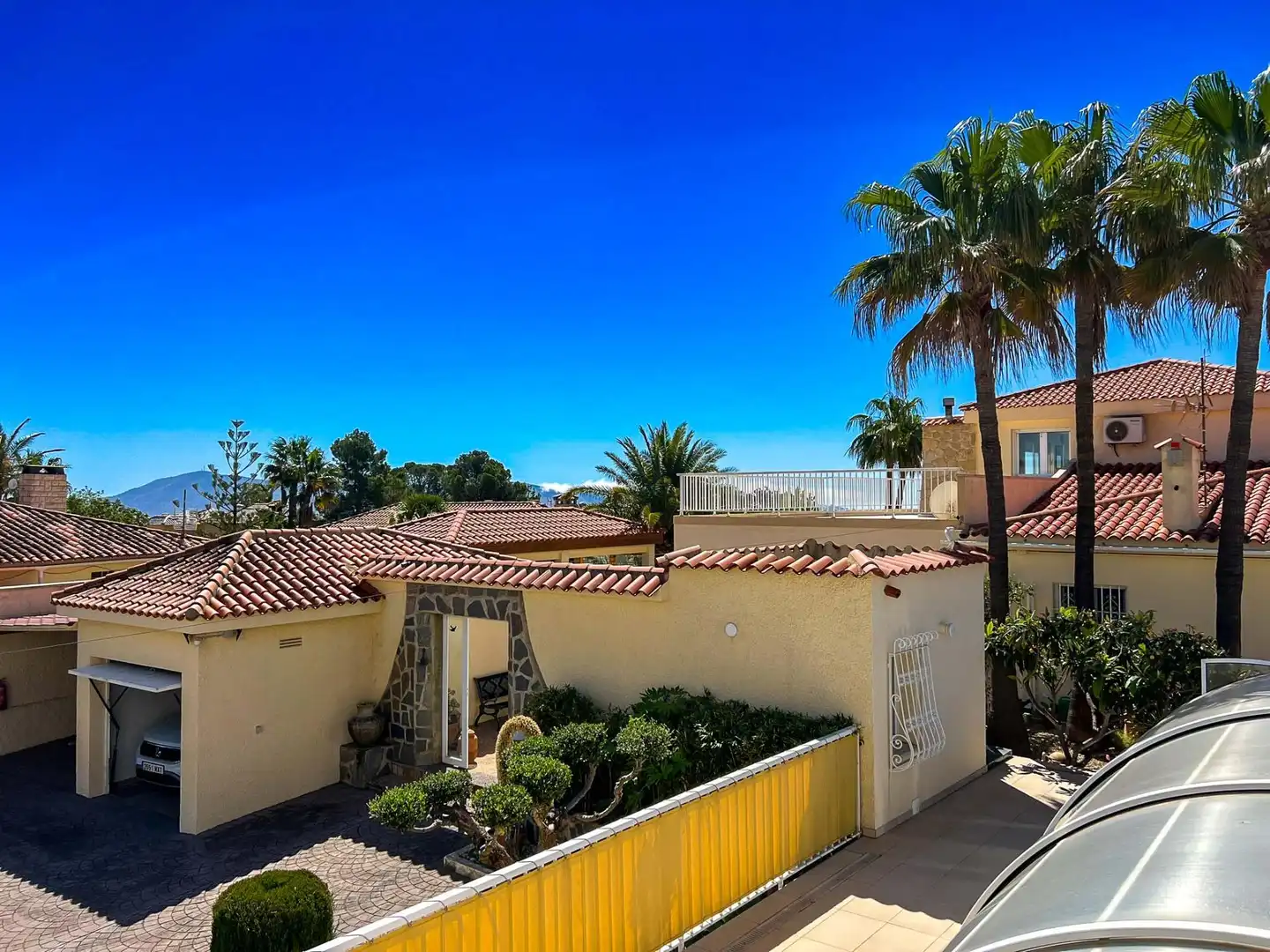 Vista exterior de Casa o chalet en venta en La Nucia con Aire acondicionado, Calefacción y Jardín privado