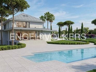 Casa amb piscina en venda a Somosaguas