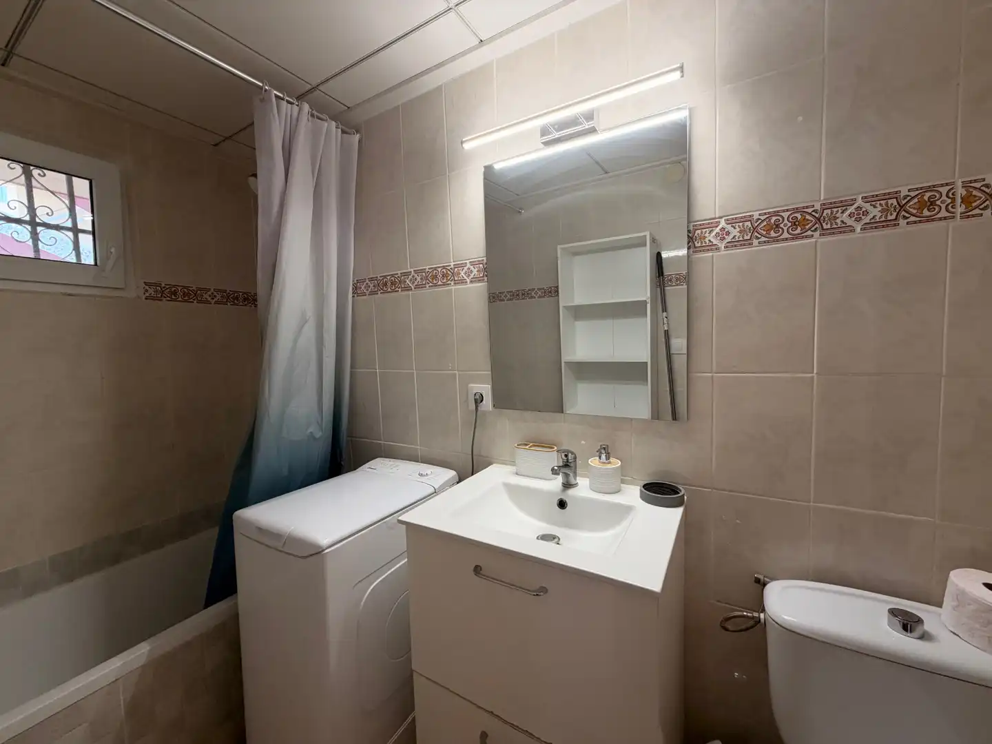 Apartment with pool to rent in Carrer Llentiscle 2, imagen 3