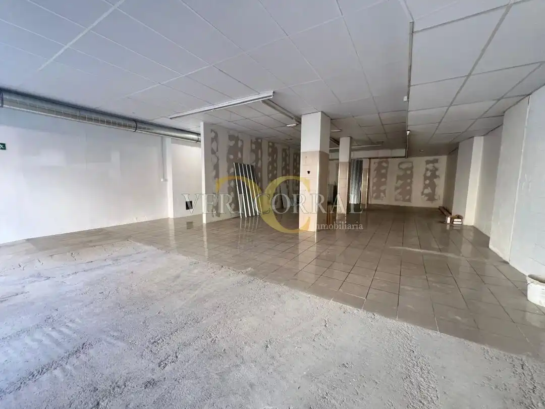 Business premises to rent in Calle Román Romano, imagen 6