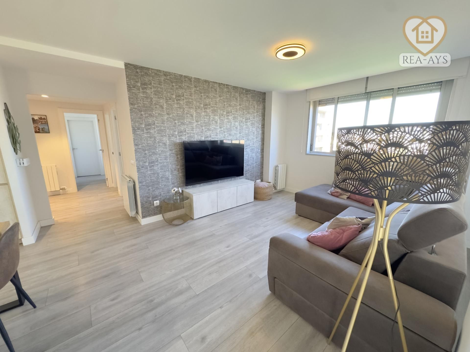 Living room of Flat for sale in Sant Andreu de la Barca  with Air Conditioner, Heating and Private garden