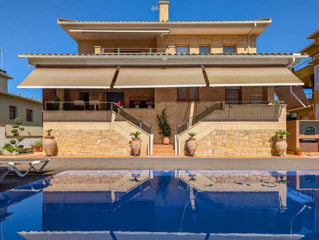 Casa-chalet en Venta en  SARDANA en Banyoles