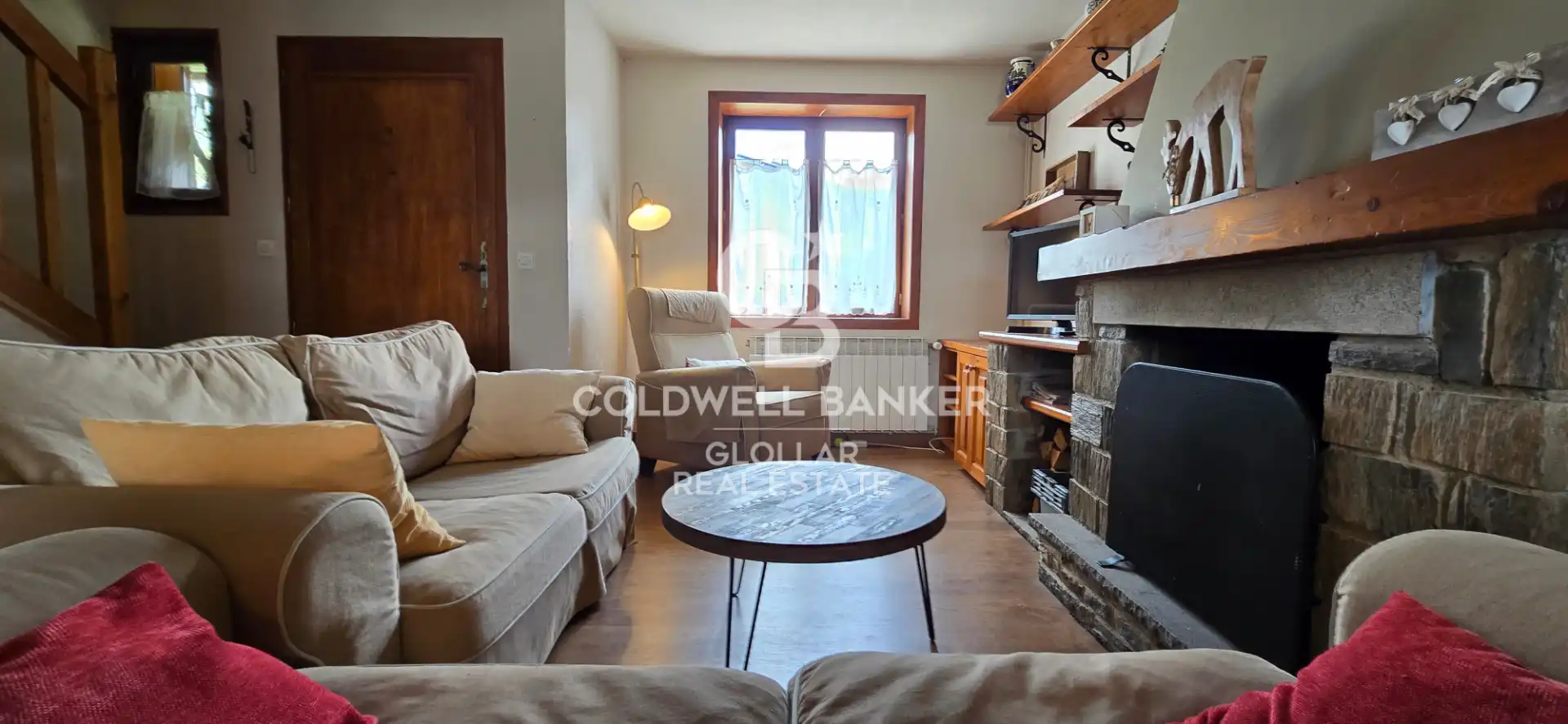 Living room of Detached homes for rent in Sainte - Léocadie  with Private garden, Parquet flooring and Terrace