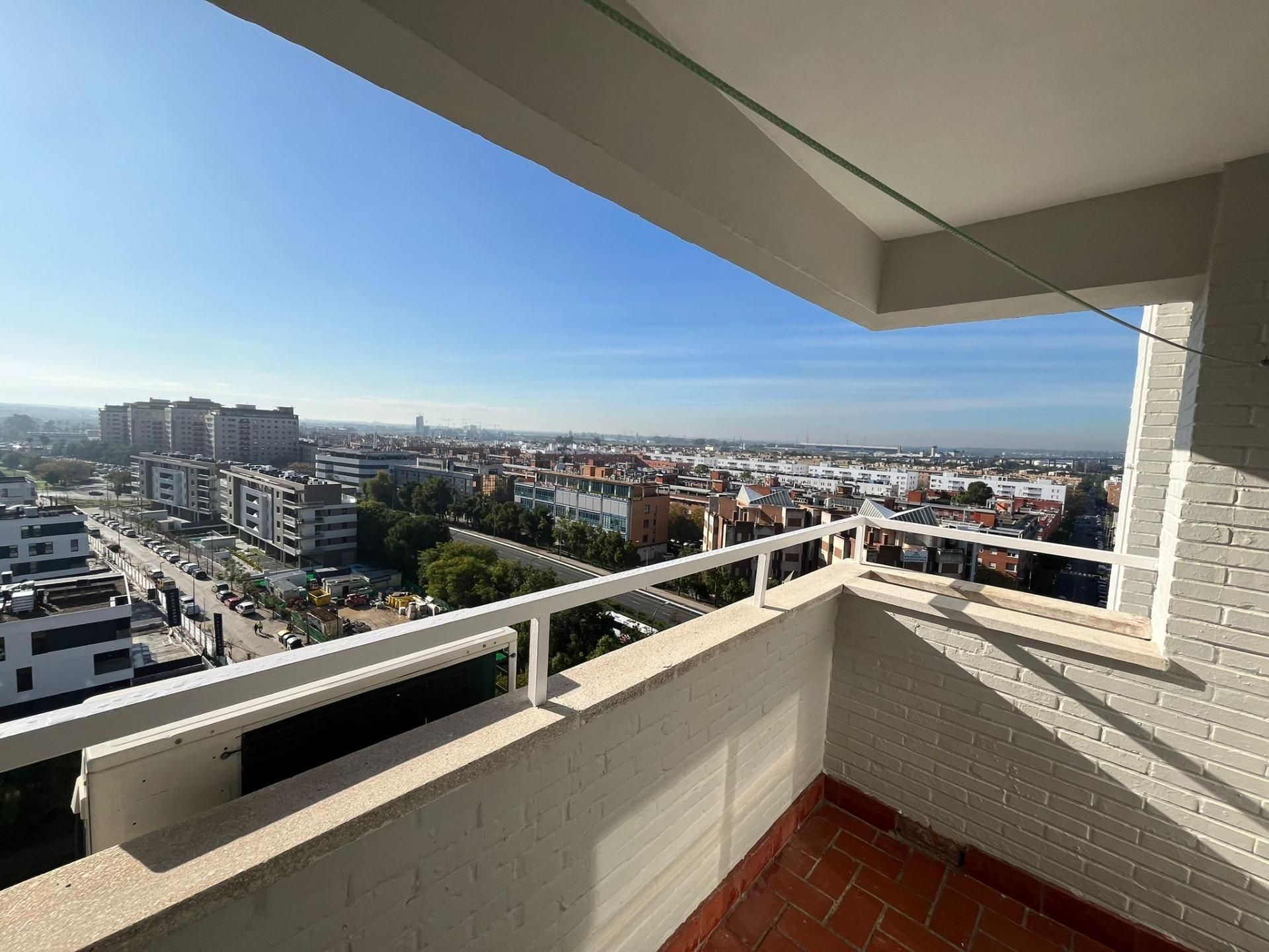 Exterior view of Flat for sale in  Sevilla Capital  with Terrace