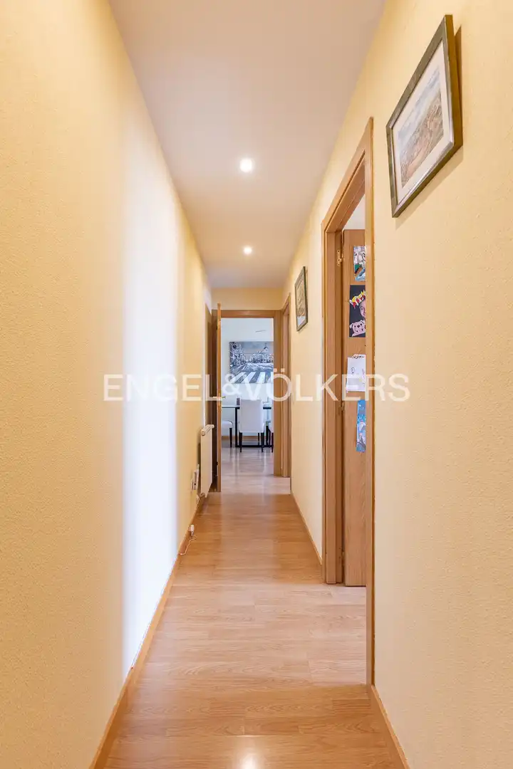 Flat for sale in Madrid  with Air Conditioner, Heating and Storage room