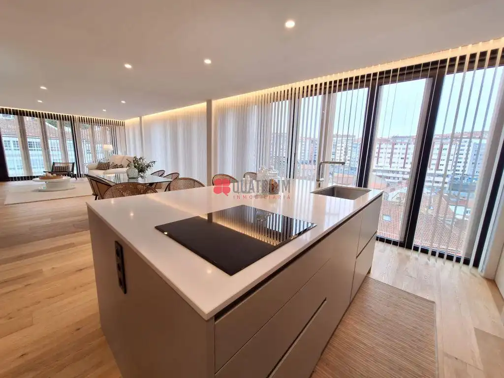 Cocina de Piso de alquiler en Santiago de Compostela  con Calefacción, Terraza y Amueblado