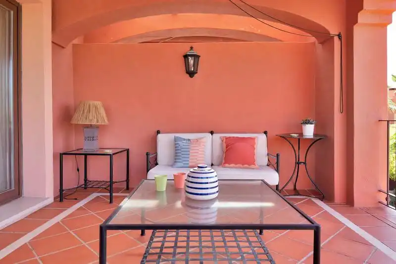 Terrasse von Dachboden zur Miete in Marbella mit Klimaanlage, Terrasse und Schwimmbad