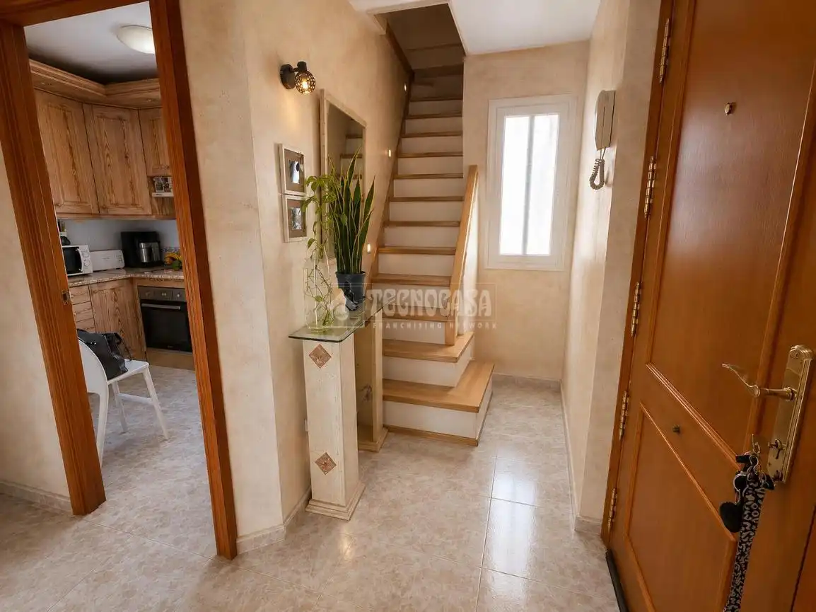Flat for sale in Pinto  with Air Conditioner, Terrace and Balcony