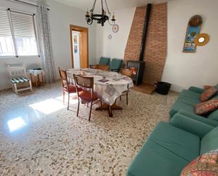 Menjador de Casa o xalet en venda en Sisante amb Aire condicionat, Terrassa i Moblat