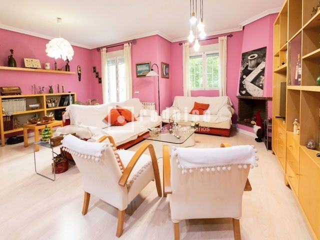 Sala d'estar de Casa o xalet en venda en Guadalajara Capital amb Aire condicionat, Calefacció i Parquet