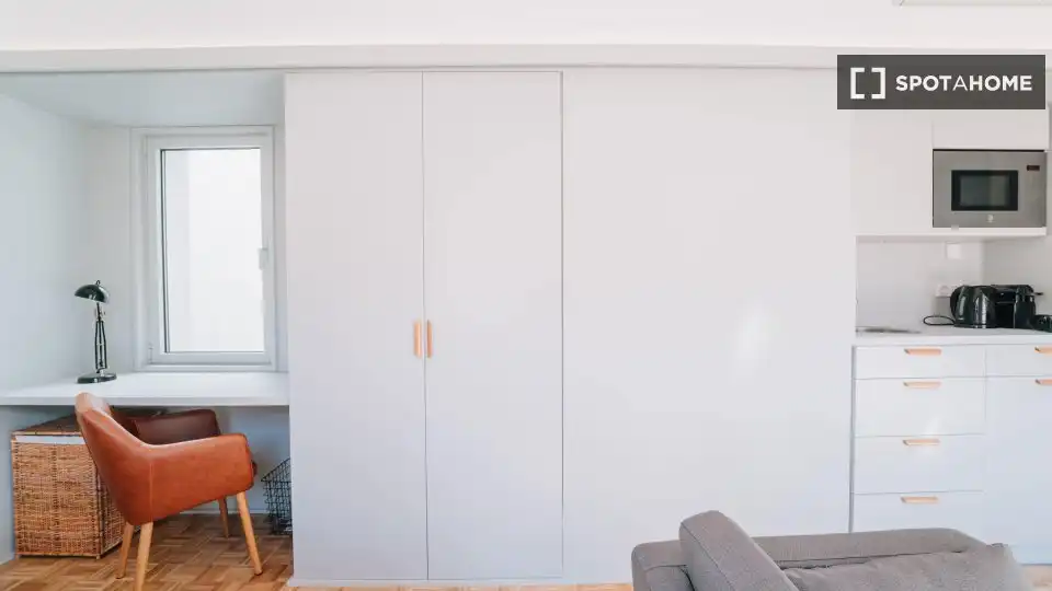 Bedroom of Flat for rent in Madrid  with Air Conditioner, Heating and Furnished